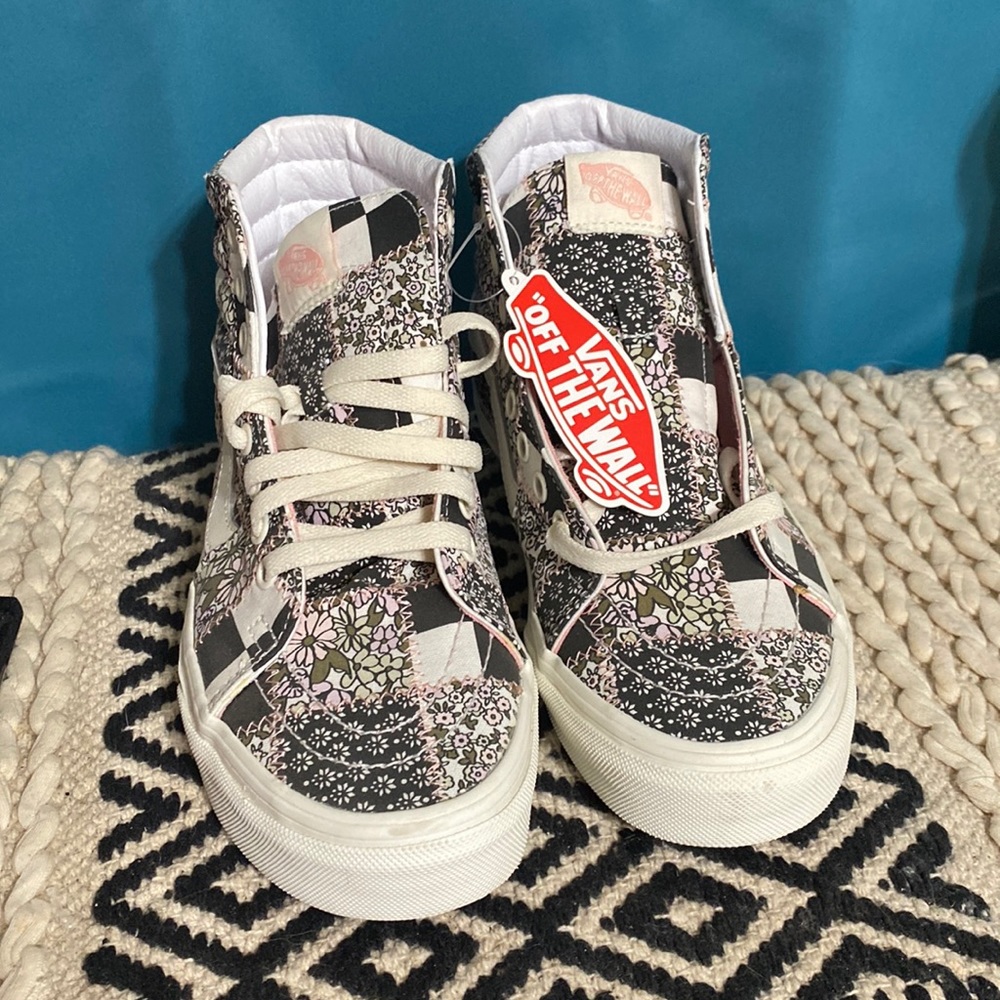 NWT Hi-Top Floral Vans